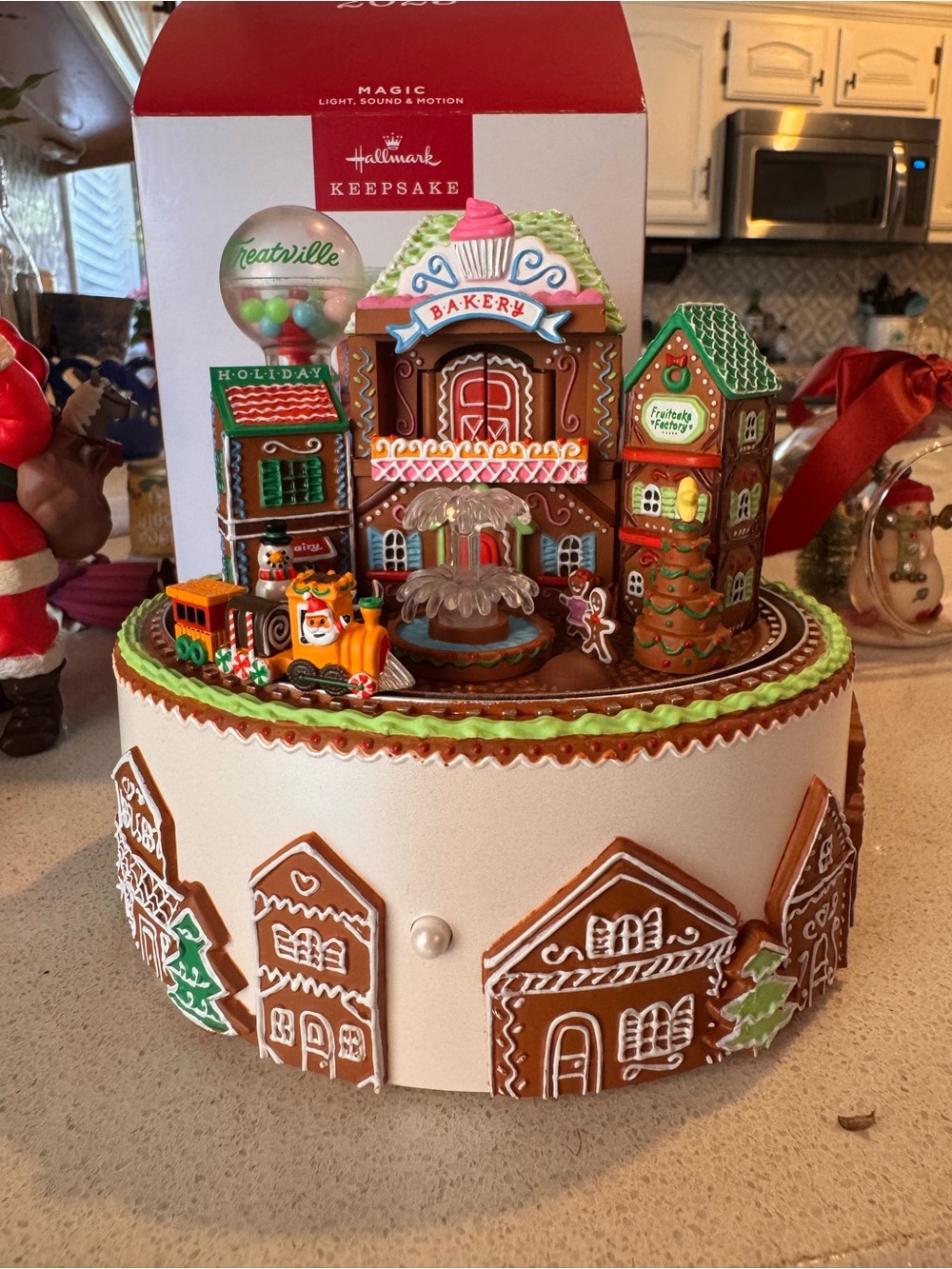 Hallmark 2023 Gingerbread Village Magic Ornament - MIB Tested Works!